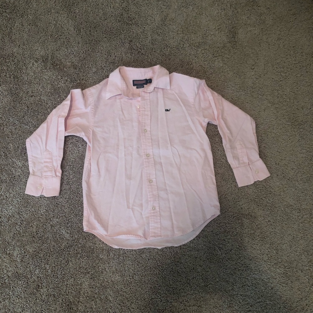 Vineyard Vines boys button down shirt.  Size 7.
